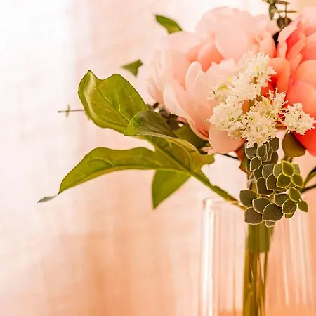 Panorama - Parking - Family&groups - Self Ck-in & Access Como