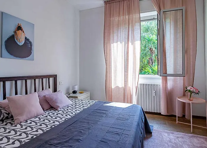 Panorama - Parking - Family&groups - Self Ck-in & Access アパート コモ